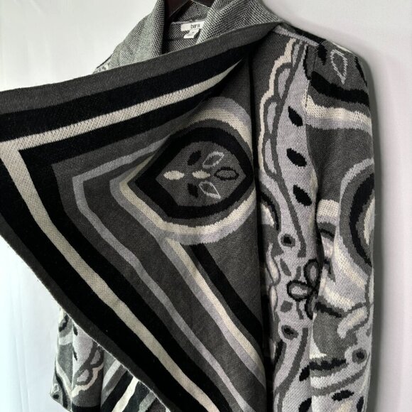 Bar III Women's Gray Black Jacquard Open Front Shawl Cardigan Sweater Size M - Picture 3 of 11